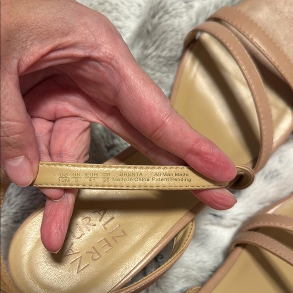 Naturalizer Tan Heels Sleek Design Versatile Style - Picture 8 of 8